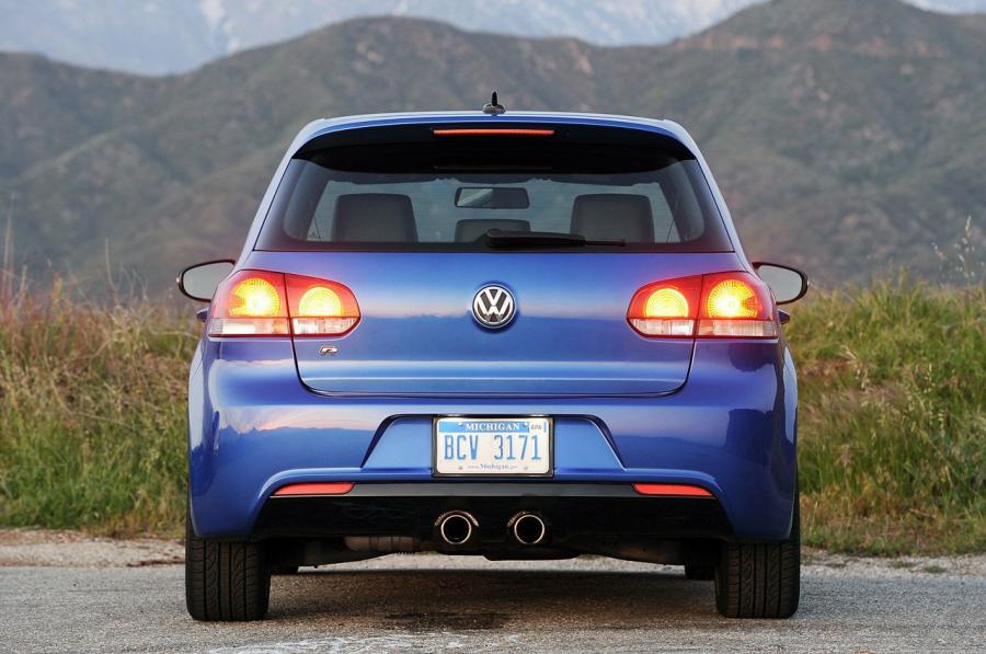  Volkswagen Golf R 2012 года  (фото 3 из 106)